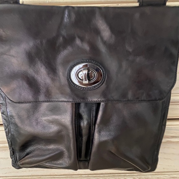 DANIER Patent Leather Metallic Crossbody Bag - Picture 2 of 12